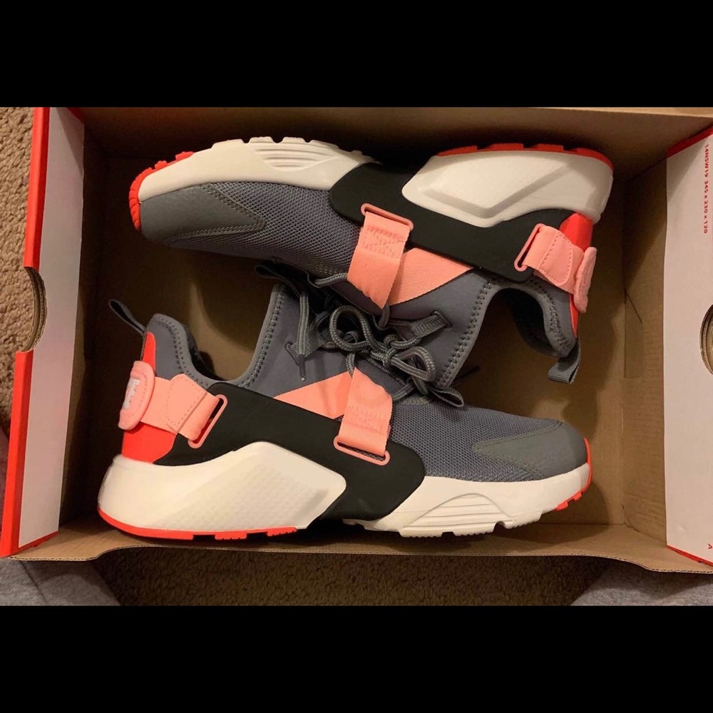 Women’s Nike Huarache City Low